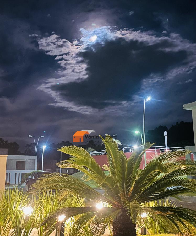 Casa à venda com 4 quartos, 250m² - Foto 45